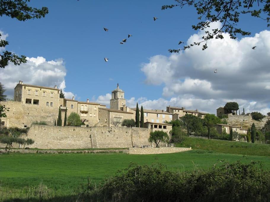 Le Maset Des Aires Avec Vue Sur Le Luberon Et Son Jacuzzi Exterieur Disponible De Juin A Mi-Septembre Maubec  Экстерьер фото