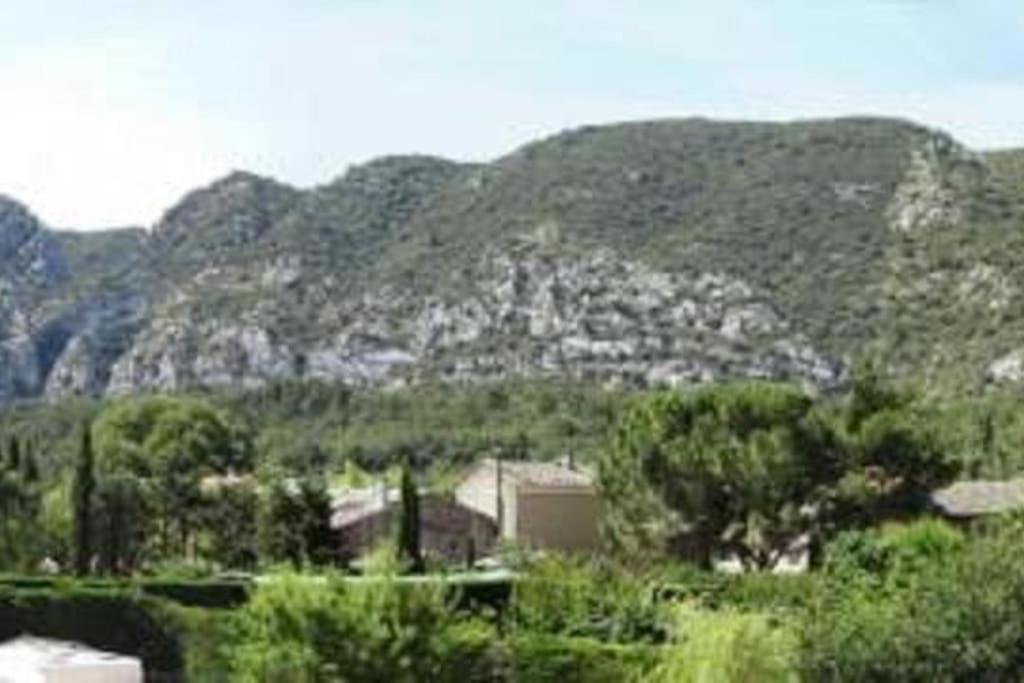 Le Maset Des Aires Avec Vue Sur Le Luberon Et Son Jacuzzi Exterieur Disponible De Juin A Mi-Septembre Maubec  Экстерьер фото